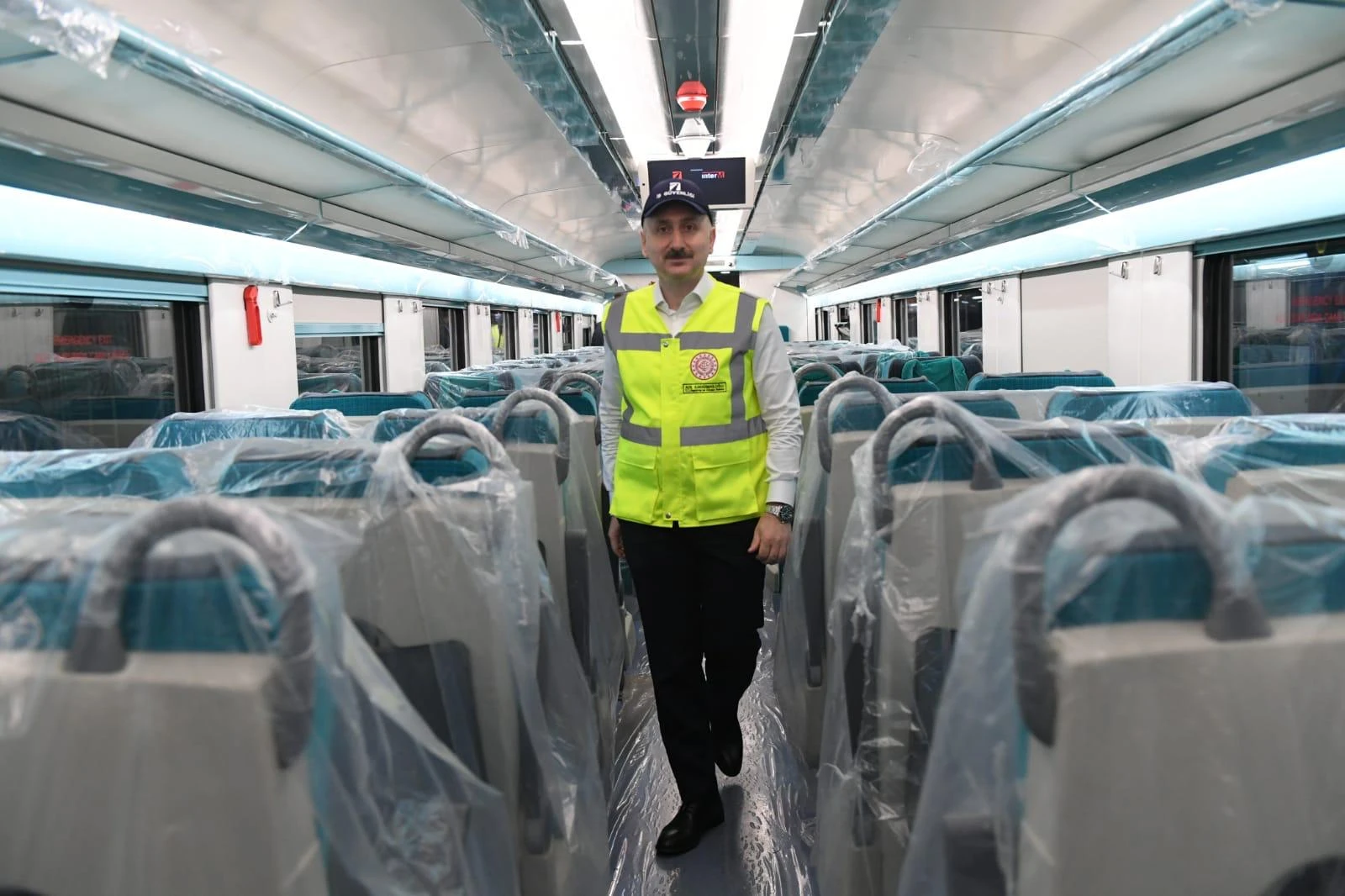 Yerli ve milli elektrikli trenin tasarım ve üretimi tamamlandı